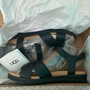 UGG Zoie Sandal; Black